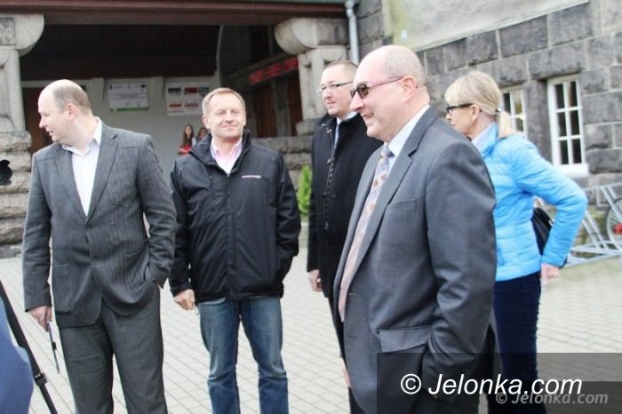 Jelenia Góra: M. Obrębalski wiele chce zrobić dla oświaty. Co obiecuje?