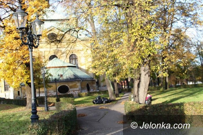 Jelenia Góra: Park przy kościele z zakazem wprowadzania psów