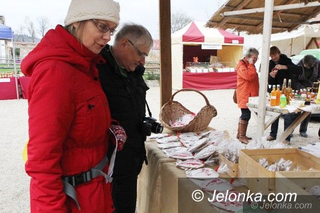 Region: Pierniki i inne pyszności na jarmarku w Łomnicy