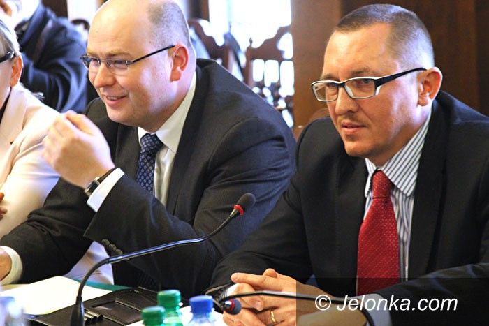 Jelenia Góra: Po drugim głosowaniu L. Wrotniewski szefem rady