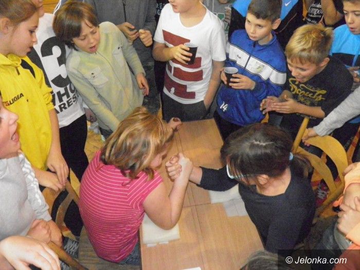 Jelenia Góra: Siłowanie na rękę w jeleniogórskiej