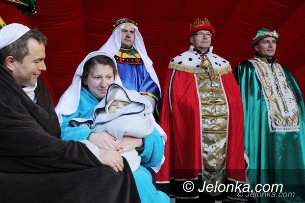 Jelenia Góra: Trzej Królowie dotarli do jeleniogórskiego Betlejem