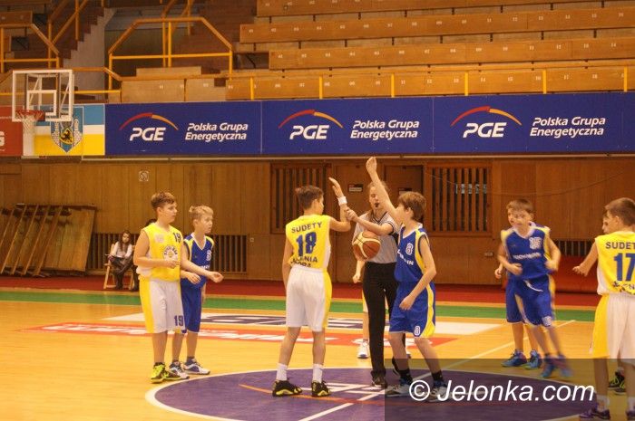 Zgorzelec: Mini–koszykarze Sudetów kontynuują zwycięską passę