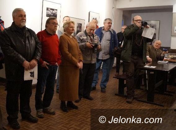 Jelenia Góra: Wystawa fascynacji fotograficznych pod Brązowym Jeleniem