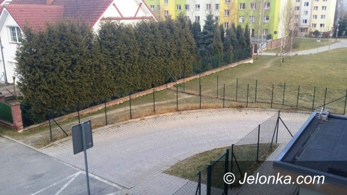 Jelenia Góra: Mieszkańcy: Postawiono nam płot niezgody