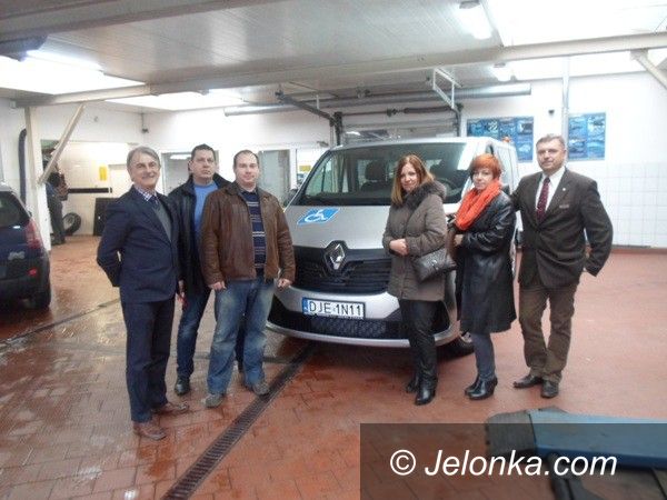 Janowice Wielkie: Nowy bus dla DPS–u w Janowicach Wielkich