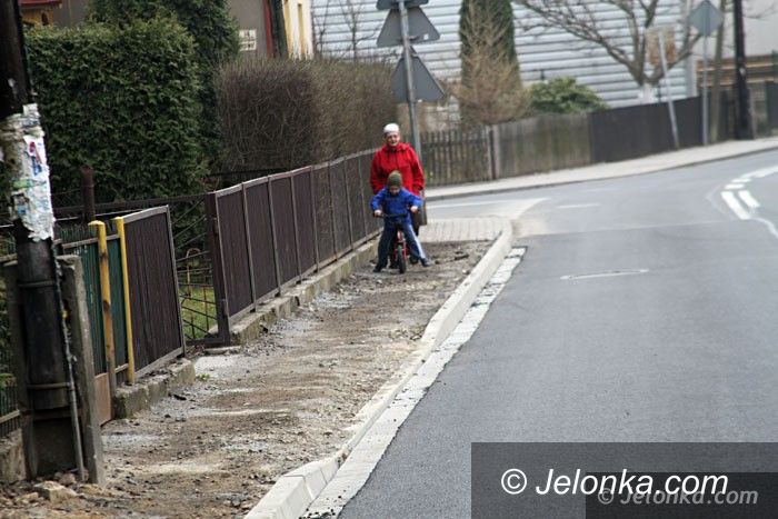 Jelenia Góra: Remont Wojewódzkiej bez chodnika