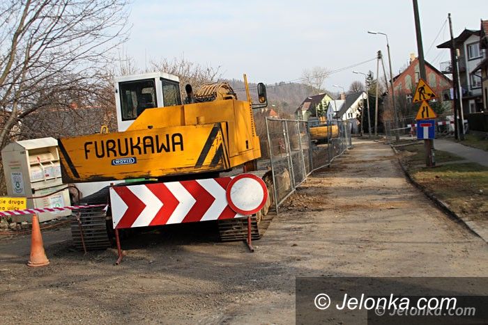 Jelenia Góra: Na ul. Chłopskiej robią kanalizację