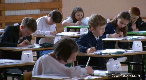 Jelenia Góra: Dziś szóstoklasiści pisali swój pierwszy duży test