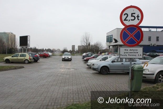 Jelenia Góra: Parking przy poczcie nie dla… petentów