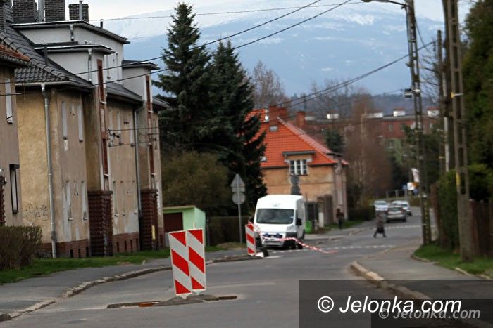 Jelenia Góra: Paderewskiego (niestety) tylko łatana