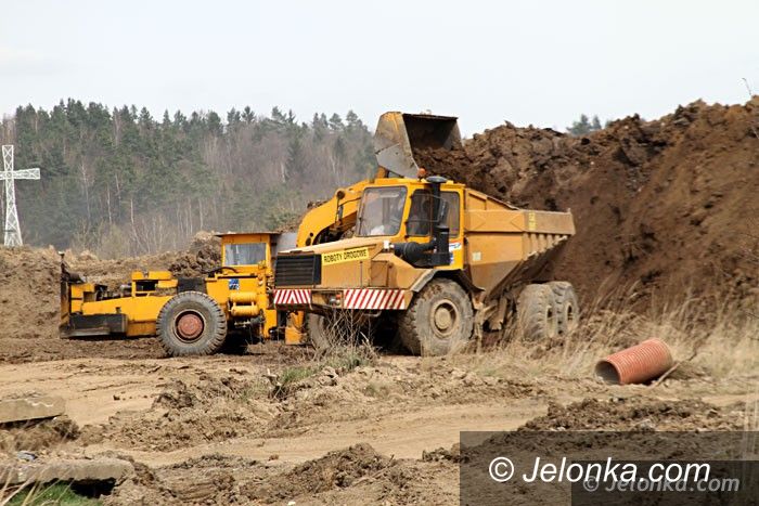 Jelenia Góra: Trwa równanie gruntu pod nowy urząd skarbowy