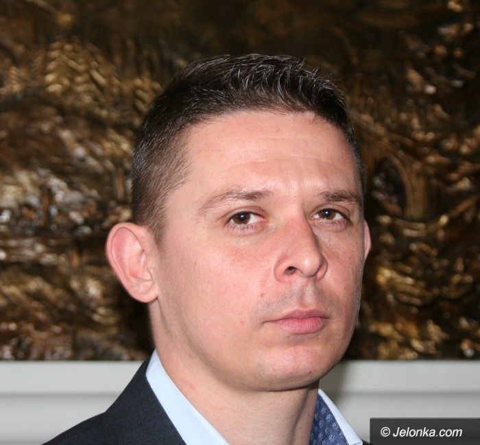 Jelenia Góra: Konrad Sikora zaprzysiężony na radnego