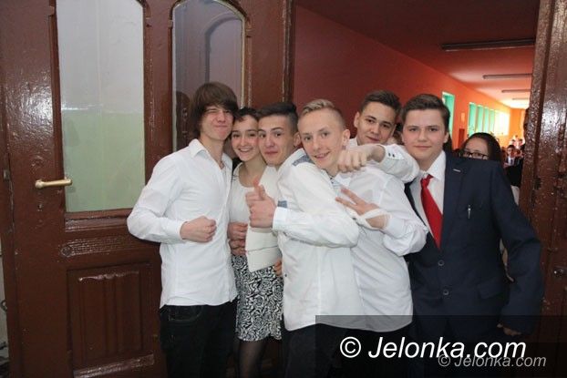 Jelenia Góra: Gimnazjaliści piszą testy