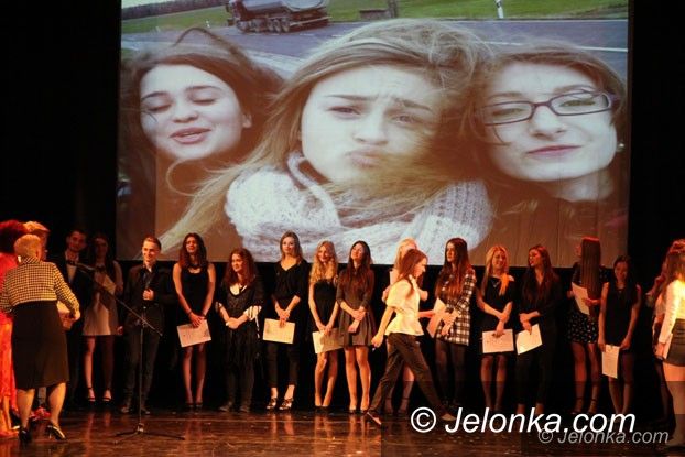 Jelenia Góra: Odebrali świadectwa, teraz matura