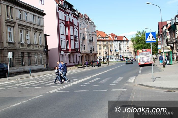 Jelenia Góra: Doświetlą dwa przejścia dla pieszych