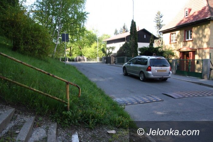 Jelenia Góra: Kiedy remont schodów przy Chełmońskiego?
