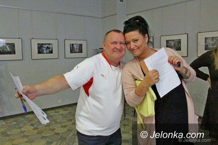 Jelenia Góra: Chcą zagrać w serialach – przyszli na casting 