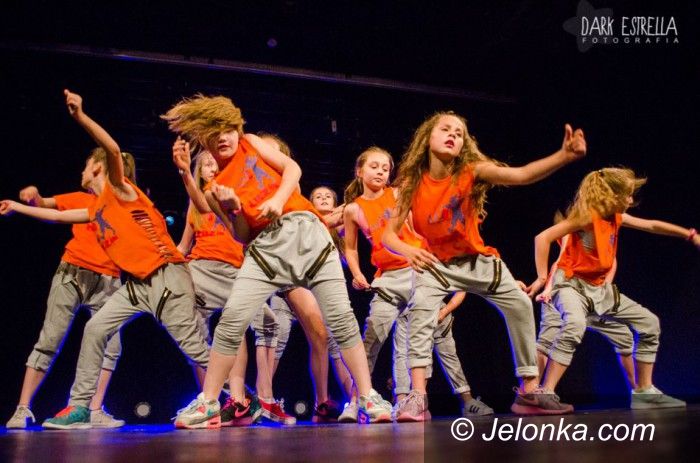 Jelenia Góra: Młodzi z No Name Dance Studio na scenie JCK