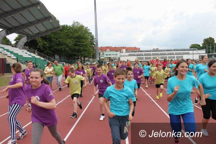 Jelenia Góra: „Dwójka” (biegała) na szóstkę z plusem 