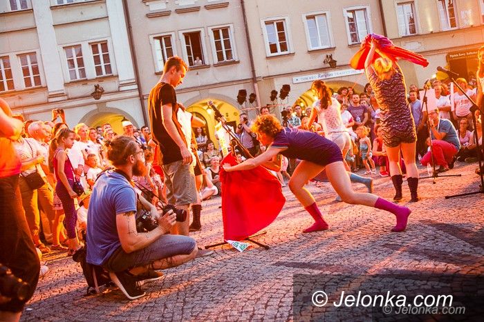 Jelenia Góra: 33. MFTU: klauny, taniec i premiera