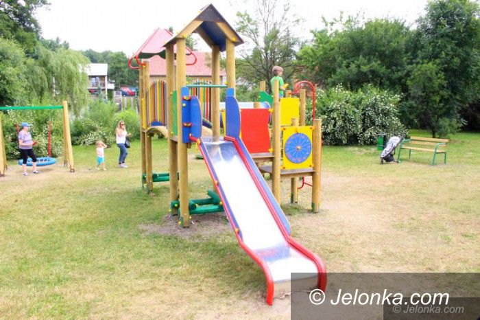 Jelenia Góra: Dzieci z Głowackiego mają piękny plac zabaw