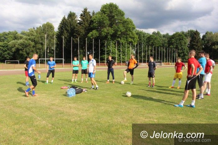 Jelenia Góra: Piłkarze Karkonoszy wznowili treningi