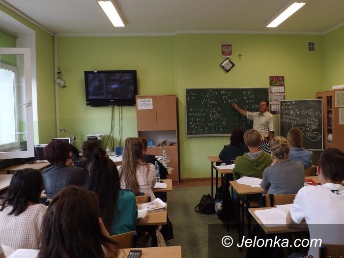 Jelenia Góra: Maturzyści chwalą wakacyjną matematykę