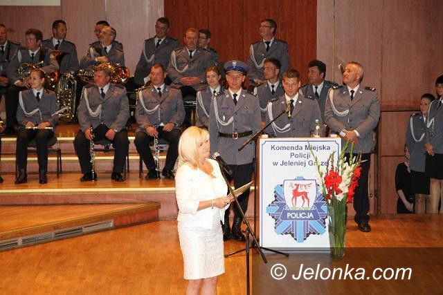 Jelenia Góra: Starosta przekazała czek na zakup psa policyjnego