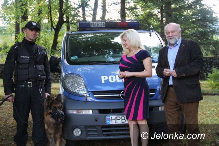 Region: Starostwo przekazało (symbolicznie) policyjnego psa