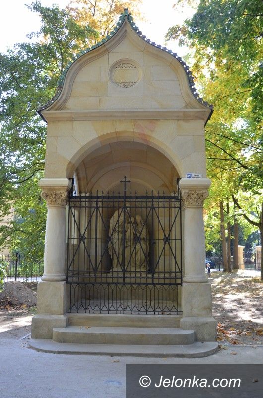Jelenia Góra: Kapliczka Świętej Rodziny już po renowacji
