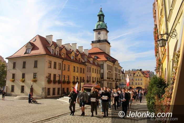 Jelenia Góra: Narodowcy manifestowali przeciw imigrantom