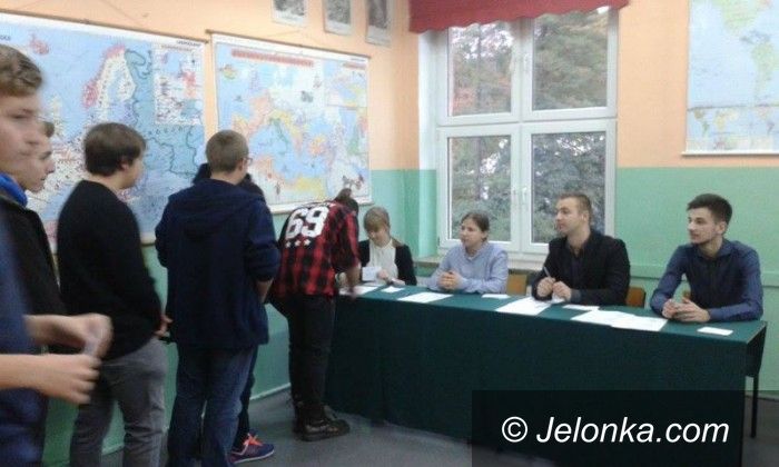 Piechowice: Prawybory parlamentarne, czyli młodzi głosują