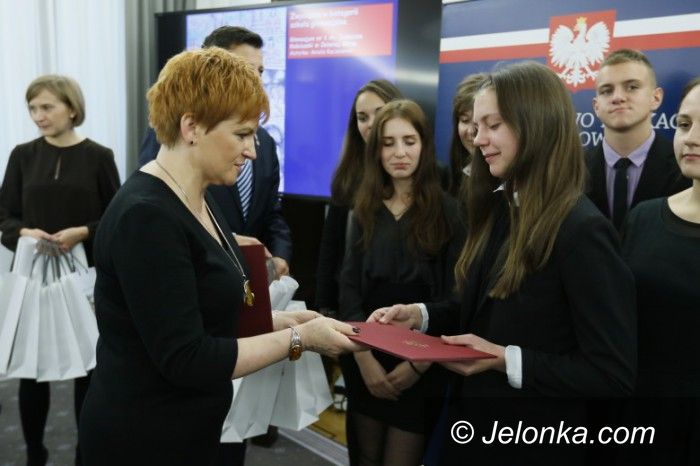 Jelenia Góra: Gimnazjaliści z “Jedynki” zwycięzcami konkursu MEN