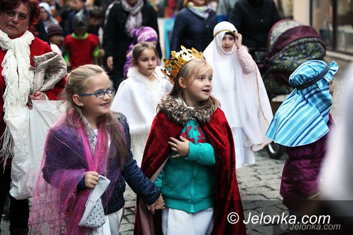 Jelenia Góra: Bal Wszystkich Świętych  z barwnym korowodem