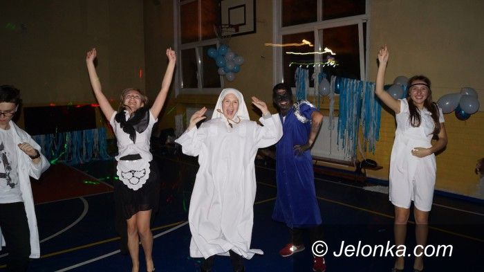 Jelenia Góra: Młodzi balowali w niebie!