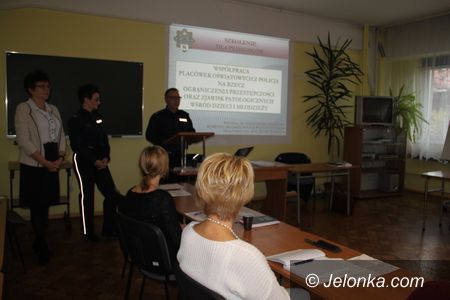 Jelenia Góra: Współpraca placówek oświatowych z policją