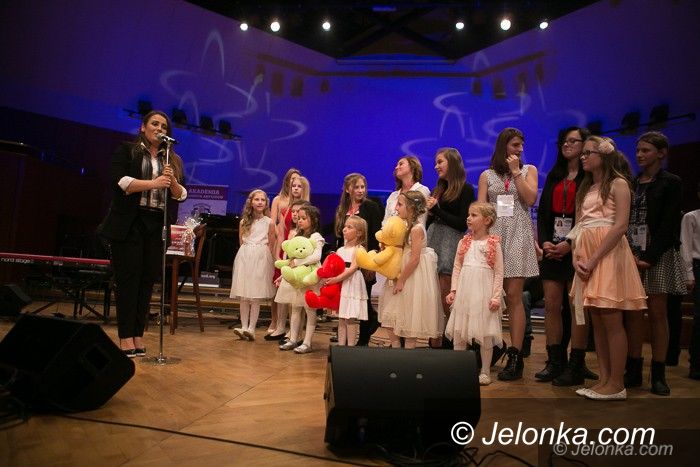 Jelenia Góra: Wspaniały koncert z gwiazdą i gwiazdkami