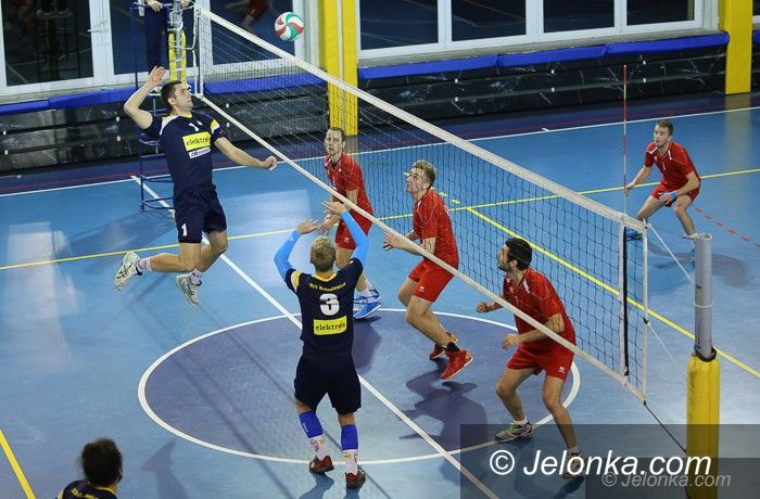 Jelenia Góra: Siatkarze stawili opór liderowi