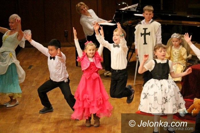 Jelenia Góra: Muzyczny poranek ze Śpiącą Królewną i Mikołajem