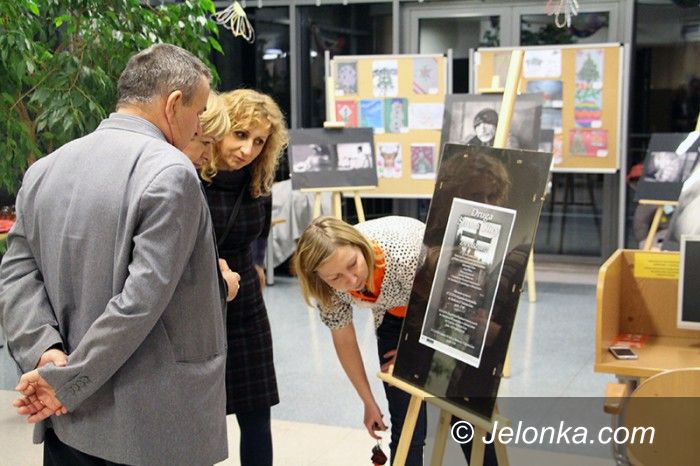 Jelenia Góra: Bezdomność w obiektywie uczennic fototechnika