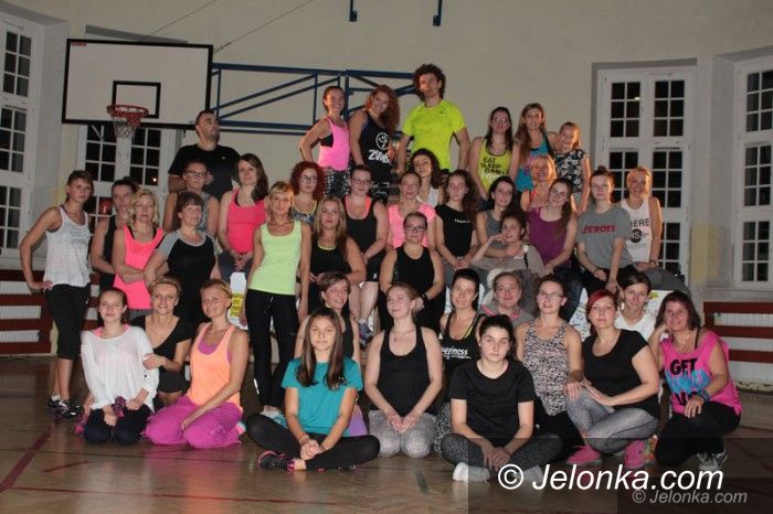 Jelenia Góra: Maraton Pisania Listów: zumba na znaczki