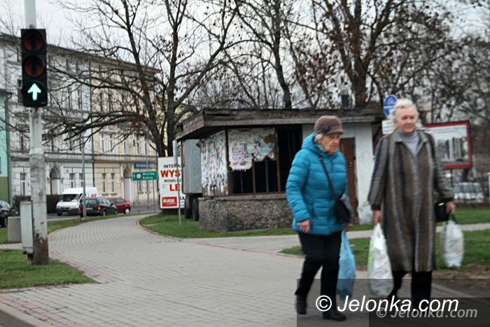Jelenia Góra: Czyje to „obiekty historii” szpecące ulice?