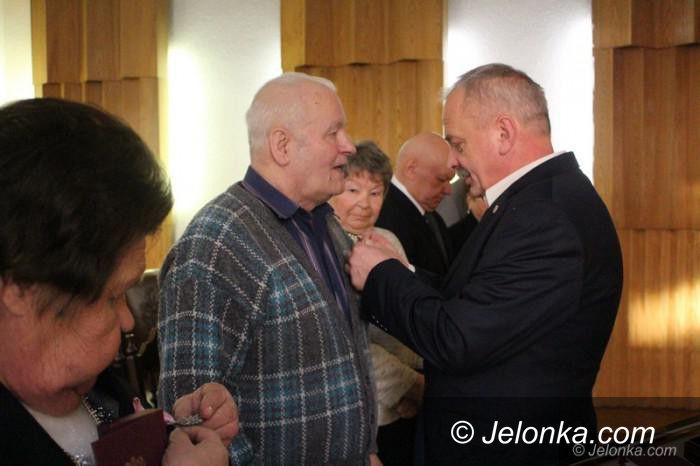 Jelenia Góra: Wręczenie medali z wielką farsą