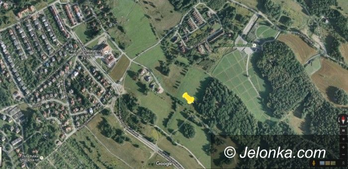Jelenia Góra: Ukradł kontener i wyrzucił śmieci koło cmentarza