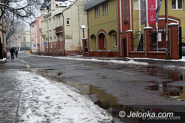 Jelenia Góra: Ulica Obrońców Pokoju do remontu
