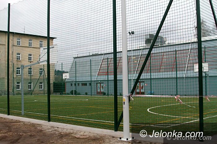 Jelenia Góra: Boisko przy „Mechaniku” dostępne nie tylko dla uczniów