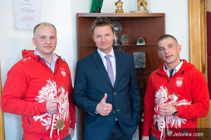 Karpacz: Saneczkarze z wizytą u burmistrza
