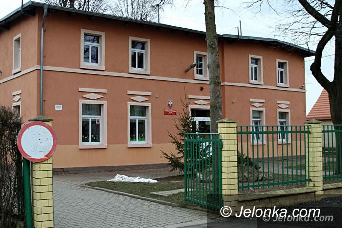 Jelenia Góra: Kto wybuduje boisko przy „Piątce”?
