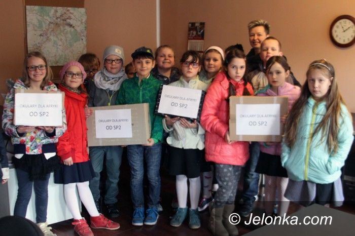 Jelenia Góra: „Dwójka” zebrała okulary dla Afryki